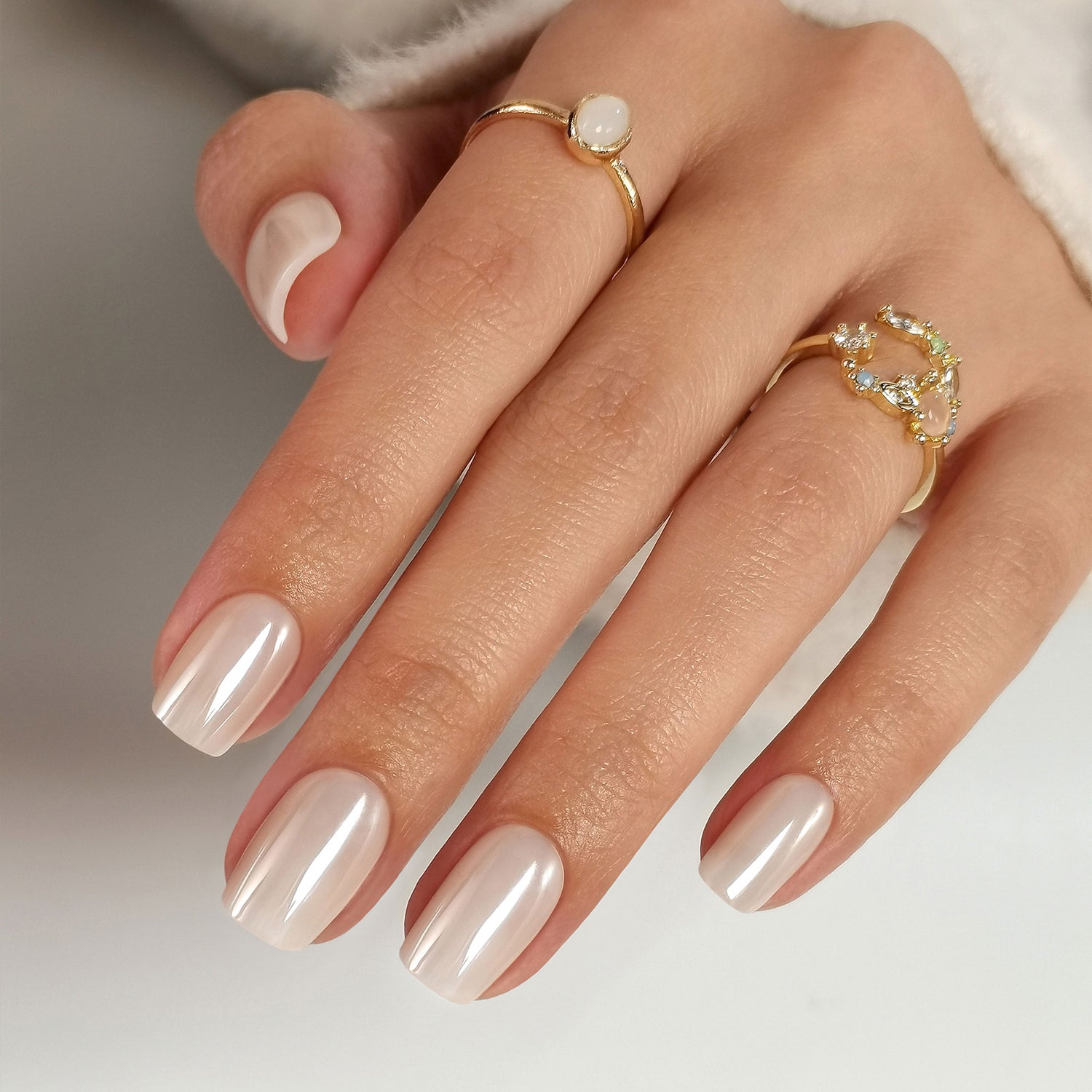 Glazed Chrome Cream White Nails